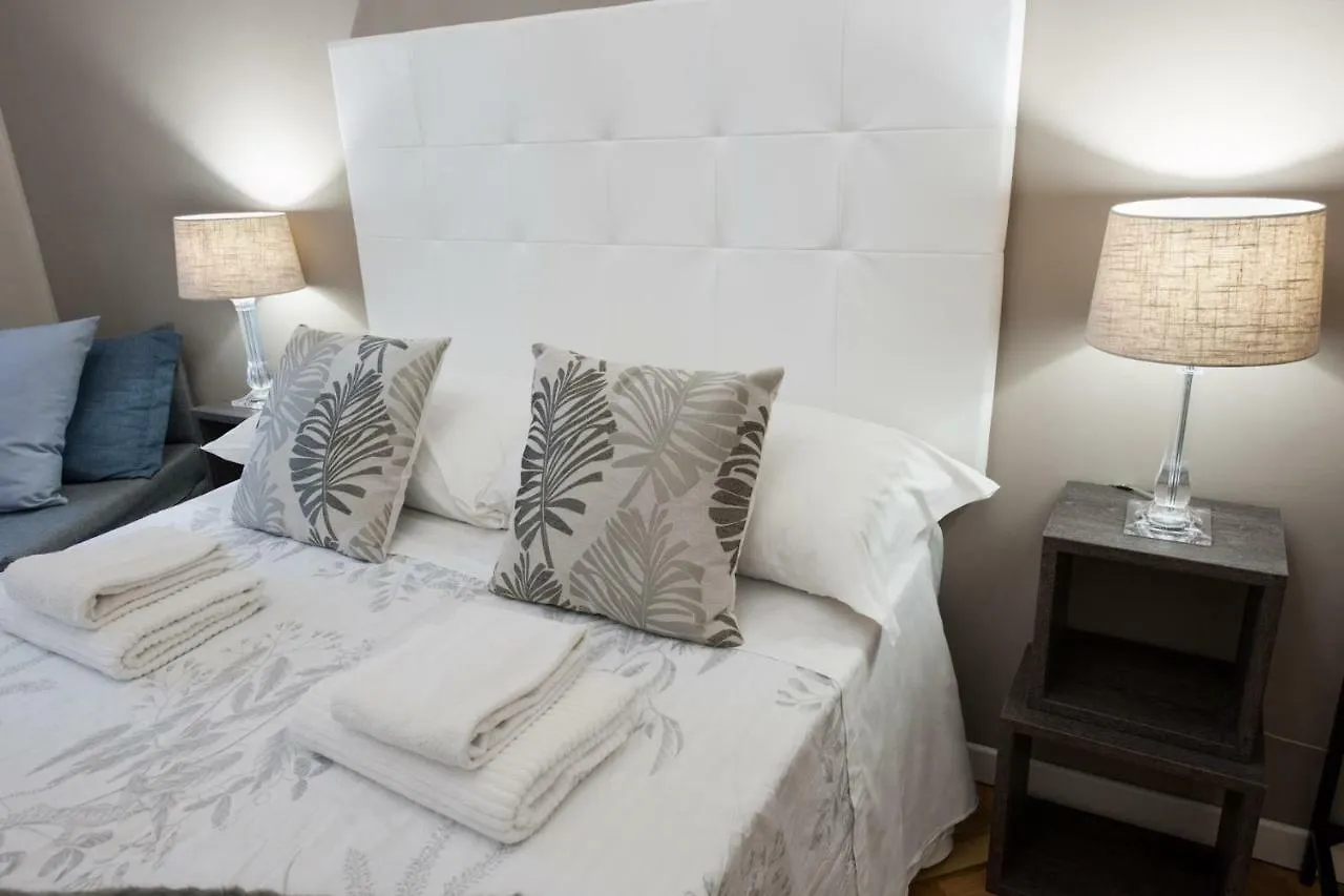 Grandapartments Via Merliani Napoli Italy