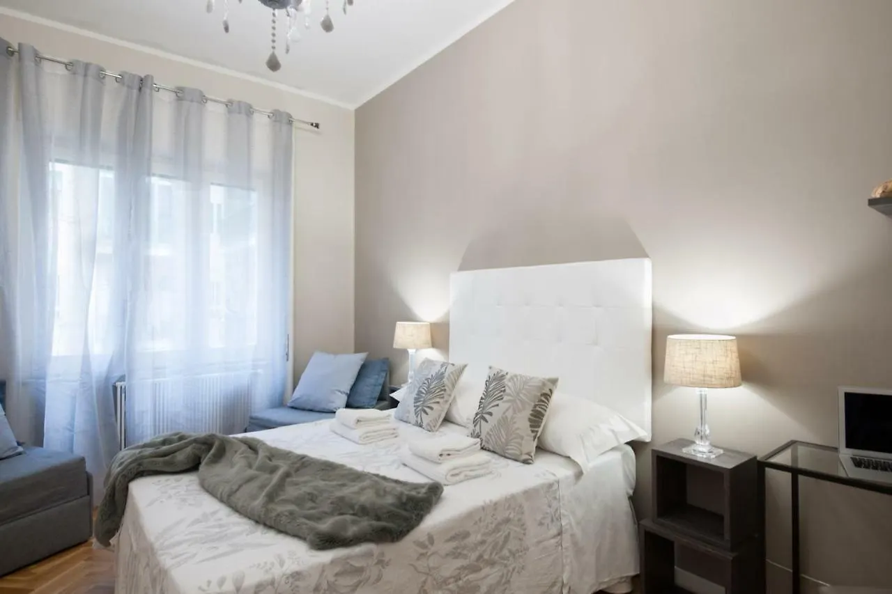 Grandapartments Via Merliani Napoli Italy